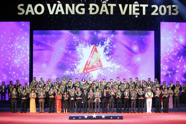 Xuân Hòa đạt Top 100 thương hiệu tiểu biểu Sao vàng đất Việt 2013