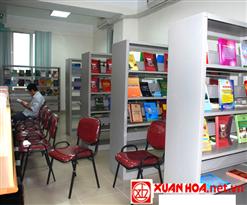  Bố trí giá thư viện Xuân Hòa khoa học